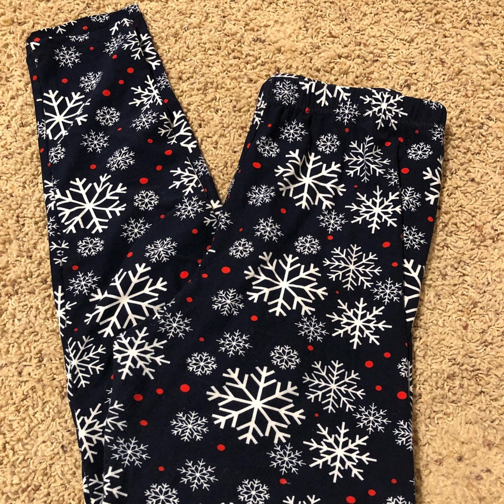 EUC snowflake leggings